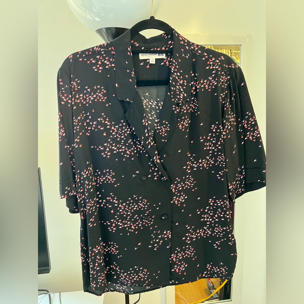 Black print collared shirt